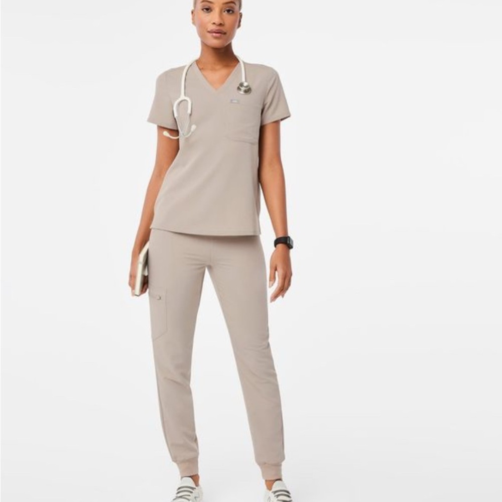 Figs- Women's Boulder Catarina™ - One-Pocket Scrub Top